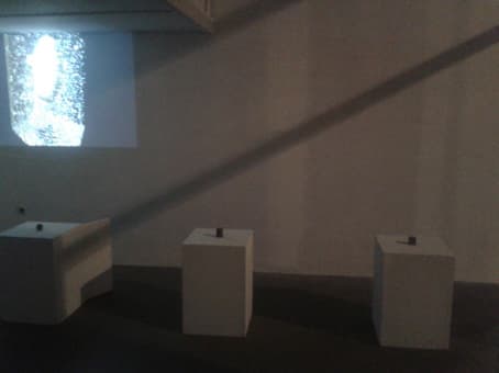 Instalacija v galeriji Schleifmühlgasse